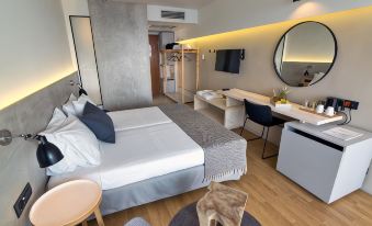 Blue Sky City Beach Hotel - Housity