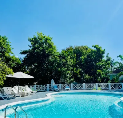 Ocean Rhythms II- New, Stylish Oceanfront 888 Studio Hotels in 