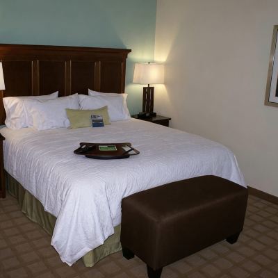 Guest Room With 1 King Bed And Mobility/Hearing Accessible With Tub-Nonsmoking Hampton Inn & Suites Center Promo Code