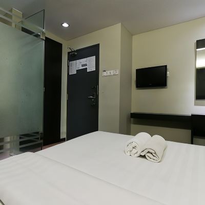 Standard Queen Room (No Window) Kupon Hotel 99 - Bandar Klang