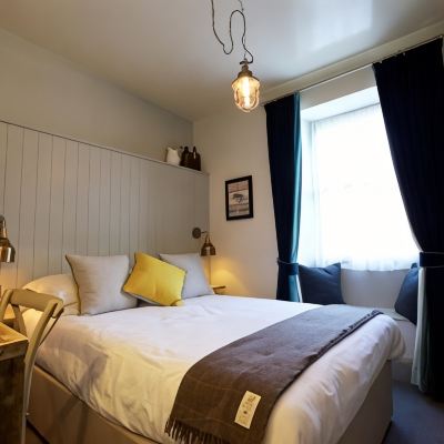 Standard Double Room with Ensuite Woodstock Arms Promo Code