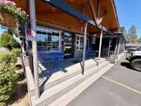 Cascade Lodge