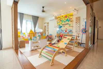 Cheekaaboo Playhouse – Cozy 3-Bedroom Family Stay Hotele w: 