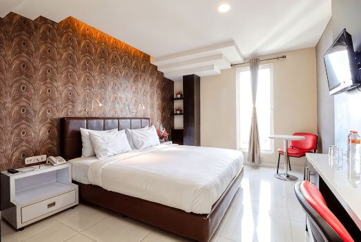 Empress Hotel Makassar City Center by Life