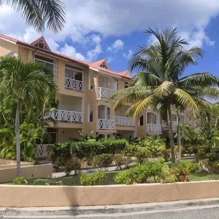 Luxury Beachside Apartment with Rooftop Terrace & Private Jacuzzi – Sleeps 6