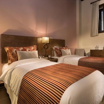 Interior Twin Room Decanter Hotel Promo Code