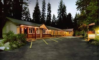 Tahoe North Shore Lodge - Housity