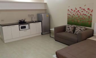 DMK Don Mueang Airport Guest House