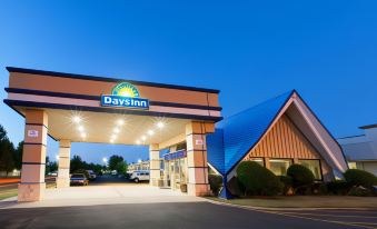 Days Inn by Wyndham Norman