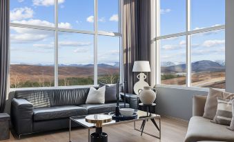 Luxurious Large Home Perfect for Your Group - Housity