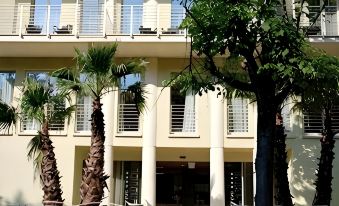 Zen Hotel Versilia - Housity