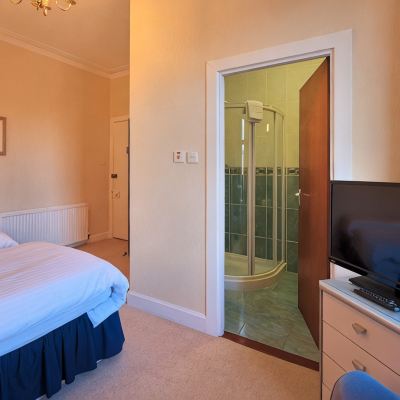En Suite, Room 1, Twin Room (Shower Only) Cedars Guest House Promo Code