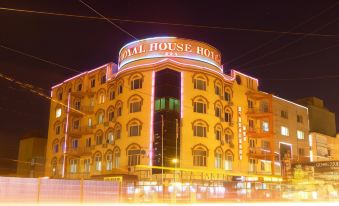 Royal House Hotel