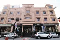 Hotel Leela Grande