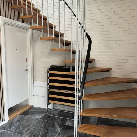 The Nightingale: Cozy & Stylish 1BR Apt w/ Balcony + Parking