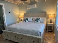 10% Discount Til August 2026! 3Br 3BA, Tiki Hut, 37' Dock, Cabana Club Memb.