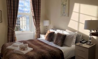 Haughton Arms Hotel - Housity