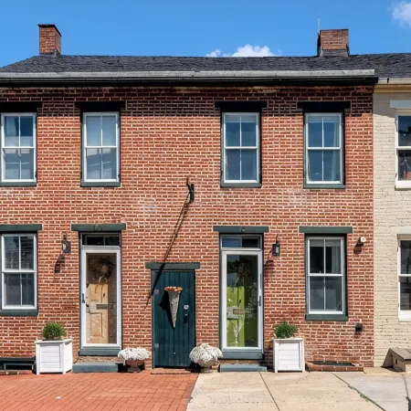 Garden Retreat on Carroll Creek + Free Parking Отели в г. Фредерик