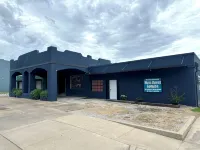 2 Br Large & Cozy Apartment, Front Door & Parking Both under Drive-Thru Carport