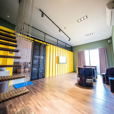 貨櫃屋四人房 荷本優惠