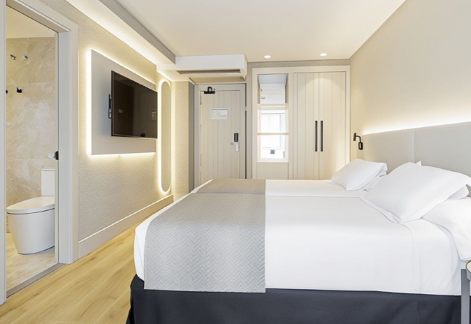 三人房（2成人和1小童）