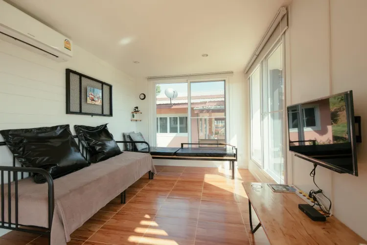 Studio (Bedroom + Living Room)
