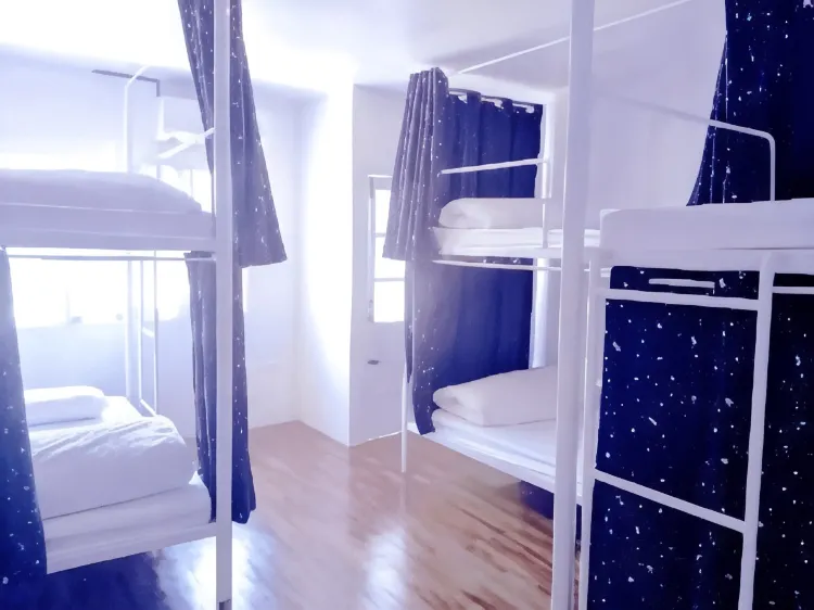 เตียงในห้องหญิง 6 เตียง