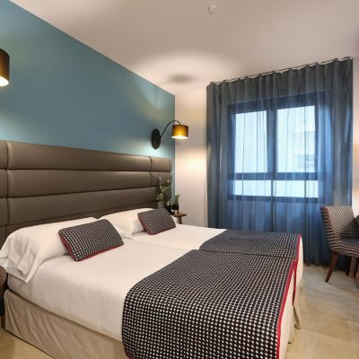 Double Room with Extra Bed Hotel Pamplona Plaza Promo Code