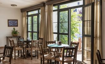 Hotel Tugasa Sierra y Cal - Housity