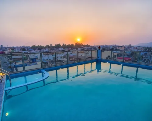 Hotel Holy Vivasa Ξενοδοχεία στην πόλη Rishikesh
