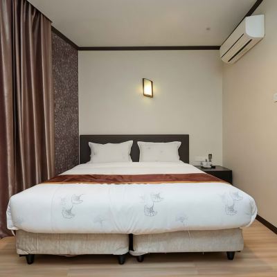 豪華特大床房 新山蜂酒店優惠