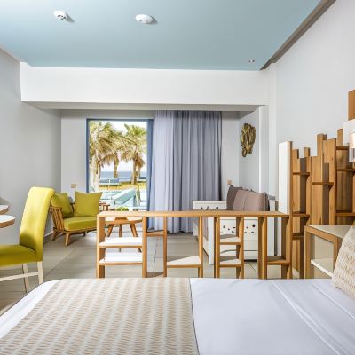 Junior Suite Sea Front with Private Pool