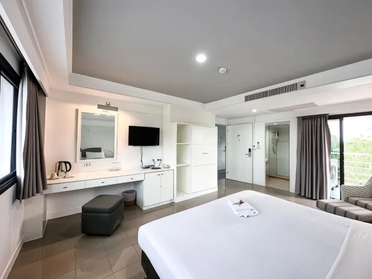 ห้องหัวมุม เตียงใหญ่