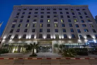 Le Corail Suites Hotel Отели в г. 
