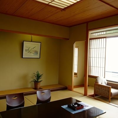[Upper Floor Rooms]Feel Like You'Re Above The Clouds!Gaze Down At Takayu Onsen And Take In The Distant View Of The Abukuma Mountain Range. [Hotel-Selected Room] 岳温泉　ながめの館　光雲閣 クーポン