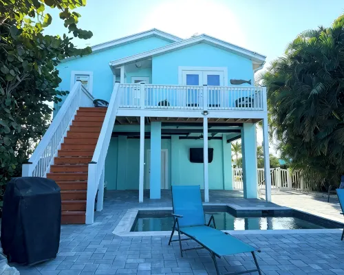 Island Cottage in Quaint Matlacha Florida. Amazing island life is a click away… Hotele w: Matlacha