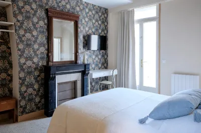 Villa Juliette – Beach and cliffs with the family Hotels in 