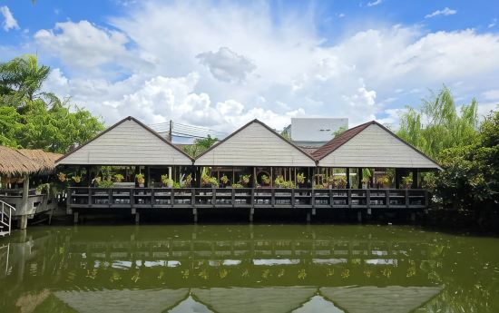 โรงแรมเมฆวิไล