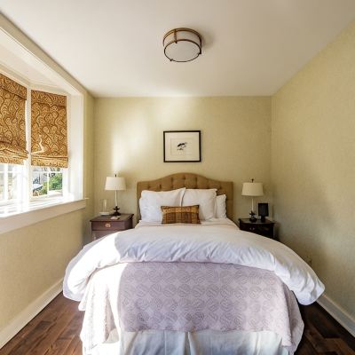 Deluxe Queen Room With Sofa Bed Greystone Inn Promo Code