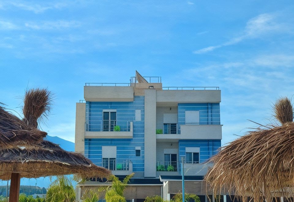 Blue Paradise Hotel - Housity