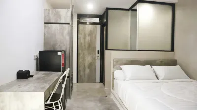 주라간 카마르 구눙 안야르  호텔