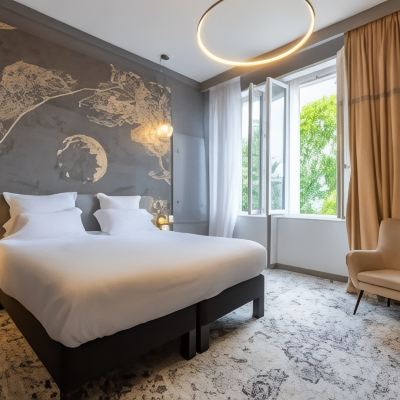 Deluxe Room Hôtel le Champlain Promo Code