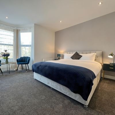 Deluxe King Room Roost Promo Code