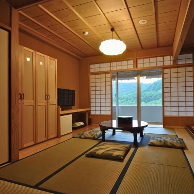 和風フォースルーム 湯の山 理想杜 希望荘 クーポン