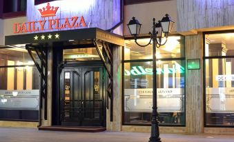 Daily Plaza Hotel - Housity