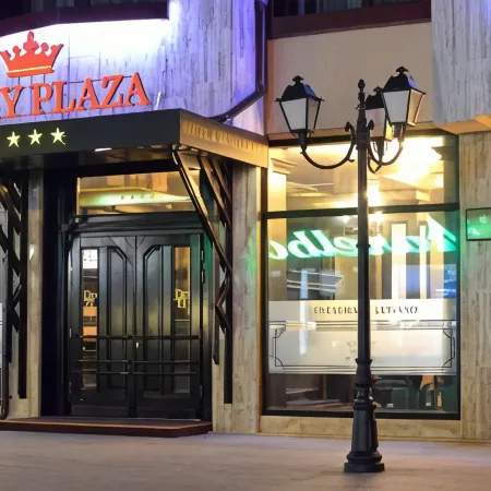 Daily Plaza Hotel