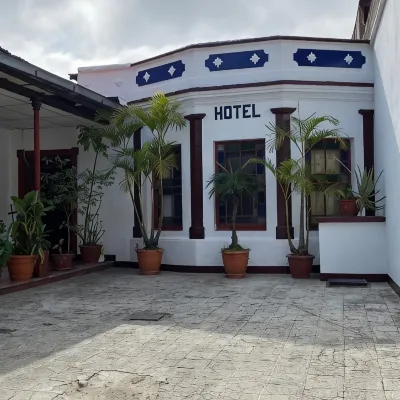 Hotel Malybu Hotels near Zona 17