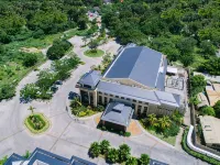 Henann Resort Alona Beach Отели в г. 