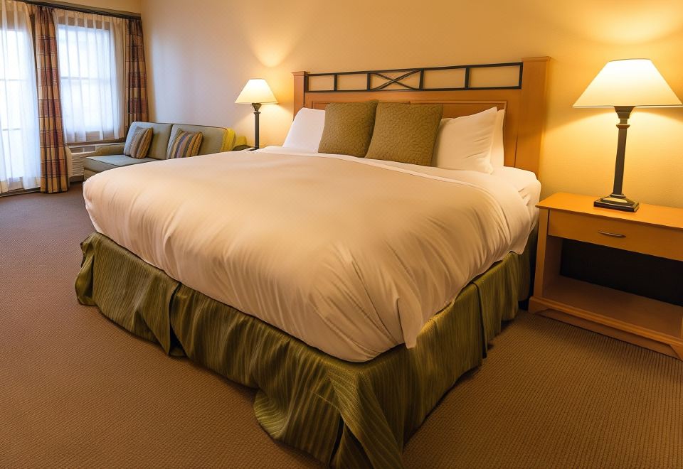 舒適套房， 1 張特大床， 陽台， 海洋景觀