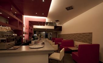 Life Hotel - Housity